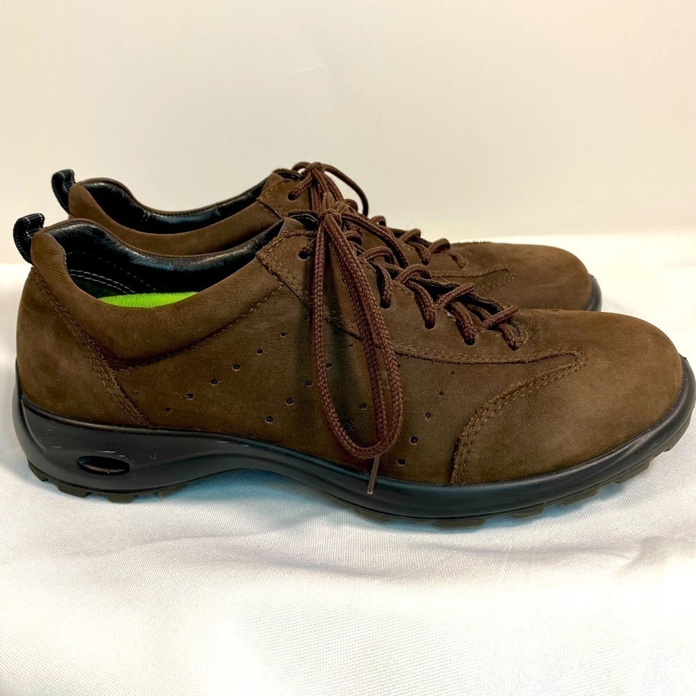 🌿ECCO brown suede woman’s super feet shoes in size 38